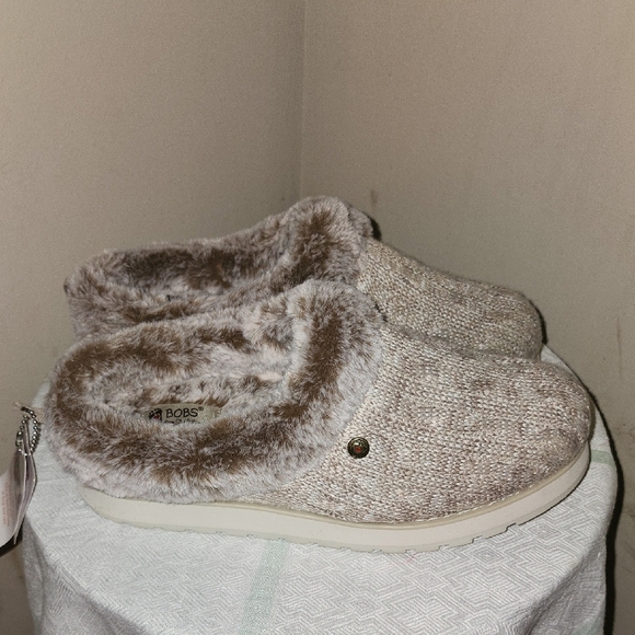 Skechers BOBS Cozy Cream Slippers - Picture 4 of 14